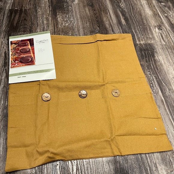 Throw pillow cover - Picture 1 of 1